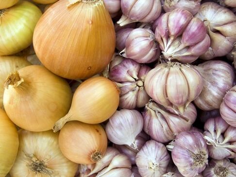 Garlic and Onion - Home Remedies to Treat Worm Infection